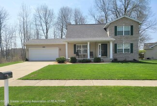 8796 Jacaranda Dr, Dimondale, MI 48821