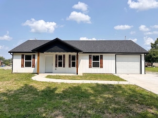 105 W Marvin Ave, Walker, MO 64790