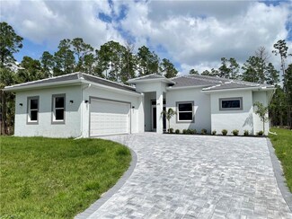 614 14th St SE, Naples, FL 34117