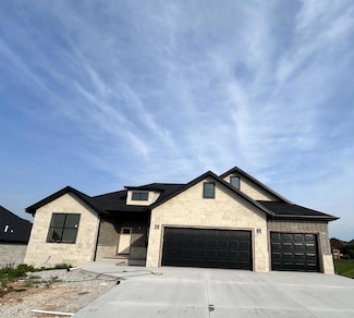 1375 W Doubletree Dr, Springfield, MO 65810