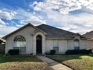 2836 Saint Martin Dr, Lancaster, TX 75146
