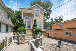 303 Sprague Ave, Staten Island, NY 10307