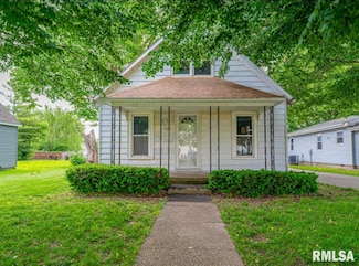 1507 4th St, Lincoln, IL 62656