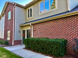 4864 S Forest Ridge Dr Unit 25, New Berlin, WI 53151