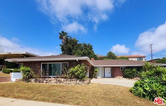 5320 Reynier Ave, Los Angeles, CA 90056