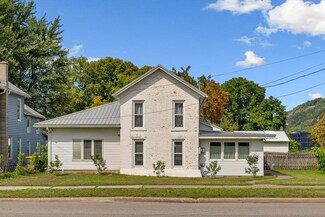 667 E Blackhawk Ave, Prairie Du Chien, WI 53821