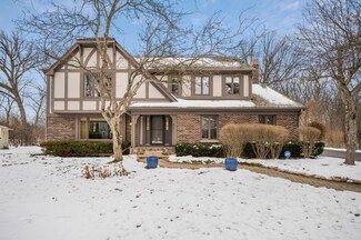 161 Pembroke Dr, Lake Forest, IL 60045