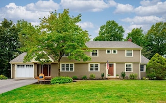 32 Park View Dr, Hingham, MA 02043