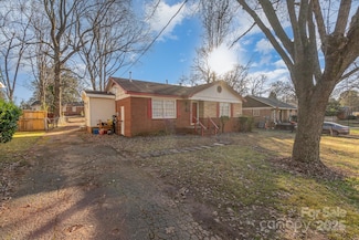 2819 Denview Ln, Charlotte, NC 28208