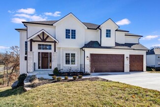 4425 NE Gateway Dr, Lees Summit, MO 64064