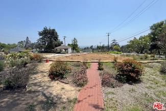 902 Wapello St, Altadena, CA 91001