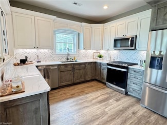 70 Paynes Ct, Roaring Gap, NC 28668