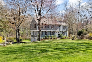 15 Old Coach Rd, Cohasset, MA 02025