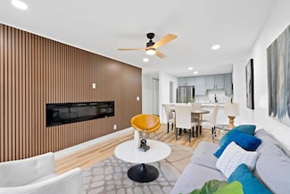 3030 Suncrest Dr Unit 104, San Diego, CA 92116