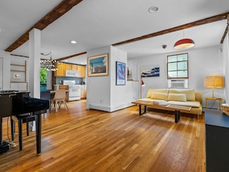 9 Thorpe St, Somerville, MA 02143