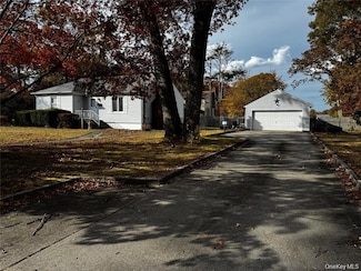 351 Nicolls Rd, Deer Park, NY 11729