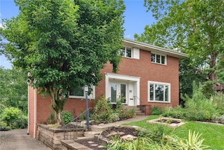 133 Hartwood Dr, Pittsburgh, PA 15208