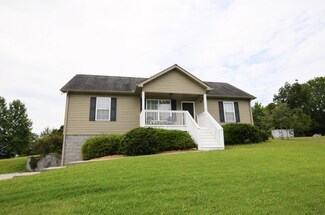 1042 Lewis Rd, Burns, TN 37029