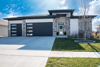 2640 Nicklaus Blvd, Sioux City, IA 51106