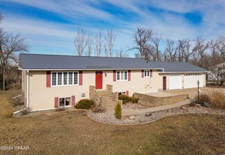 1220 Eagle Ave, Reynolds, ND 58275