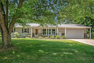 507 Sunset Ln, Middlebury, IN 46540