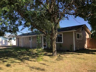 4034 5th St, Hubbard, OR 97032