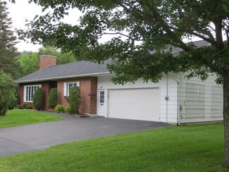 37 Pinkham Ave, Fort Kent, ME 04743