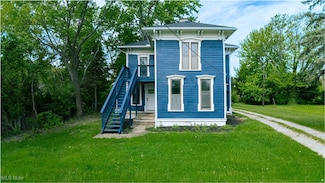9324 Columbia Rd, Olmsted Falls, OH 44138
