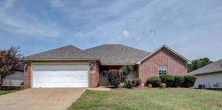 1725 White Oak Ln, Benton, AR 72019