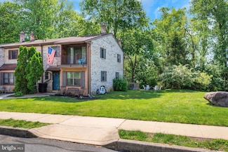 218 Bishop Dr, Aston, PA 19014