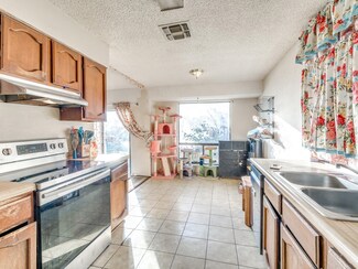 5835 Cliffdale Dr, San Antonio, TX 78250