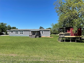 322 College St, Fairfield, TX 75840
