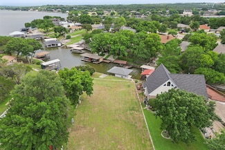 2121 N Rough Creek Ct, Granbury, TX 76048