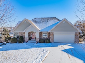 15 Greystone Cir, Middleton, WI 53562