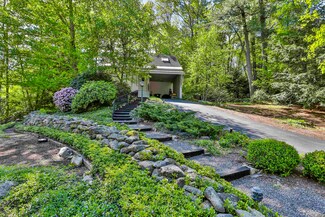 3 Duchess Rd, Nashua, NH 03063