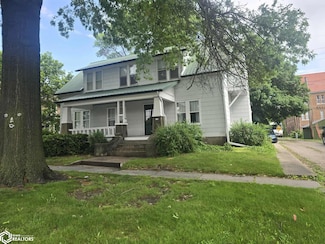 105 W Adams Ave, Fairfield, IA 52556