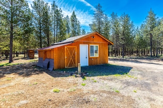 8859 Split Rail Rd, La Pine, OR 97739
