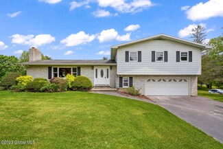 11 Johnson Rd, Mechanicville, NY 12118