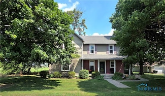 12406 Cross Creek Rd, Bowling Green, OH 43402