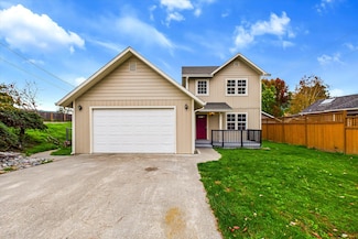 94 Edwards Dr, Rio Dell, CA 95562