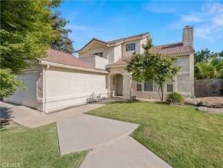 1523 E Pryor Dr, Fresno, CA 93720
