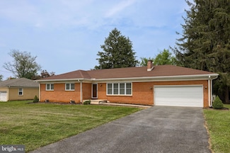 101 Lynbrook Dr N, York, PA 17402