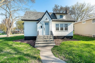 426 W Douglas Ave, Fergus Falls, MN 56537