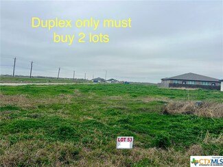 127 Aimable St, Port Lavaca, TX 77979