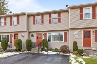 26 Harris Driftway St Unit 2, Cranston, RI 02920