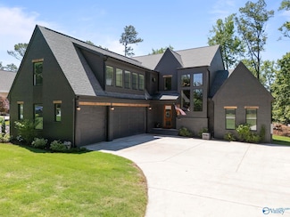 104 Bishop Bend Dr, Huntsville, AL 35806