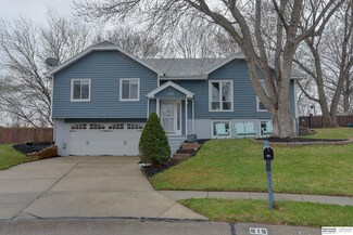 815 Juniper Cir, Papillion, NE 68046