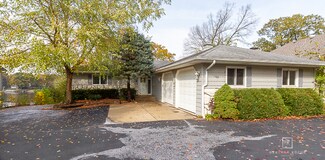 852 Lake Holiday Dr, Sandwich, IL 60548