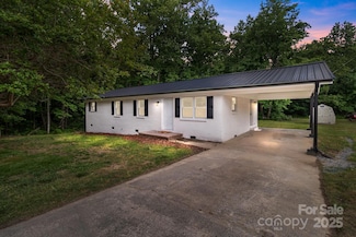 565 Vine Arden Dr, Salisbury, NC 28146
