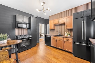 8 Spring Garden St Unit 3, Dorchester, MA 02125